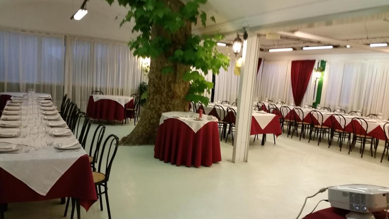 ג'נצאנו די רומא Hotel Villa Robinia מראה חיצוני תמונה