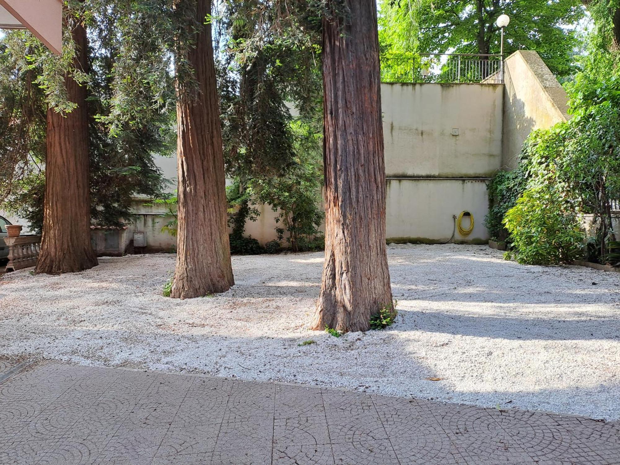 ג'נצאנו די רומא Hotel Villa Robinia מראה חיצוני תמונה