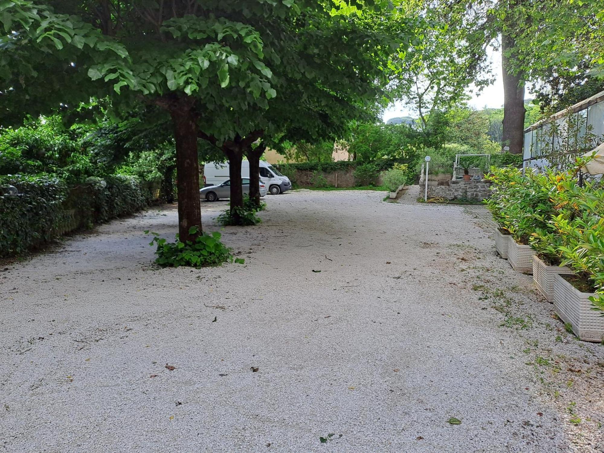 ג'נצאנו די רומא Hotel Villa Robinia מראה חיצוני תמונה