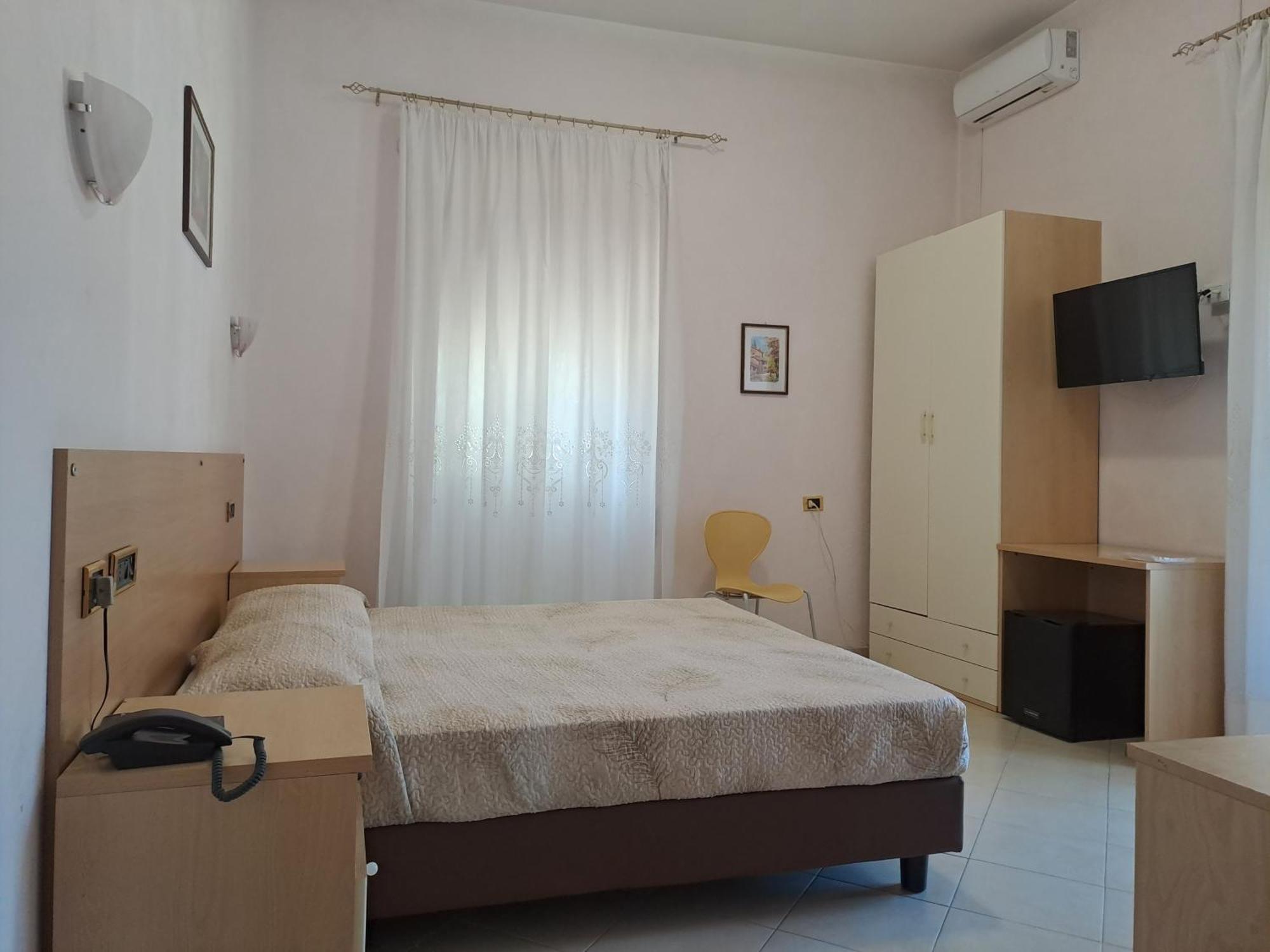 ג'נצאנו די רומא Hotel Villa Robinia מראה חיצוני תמונה