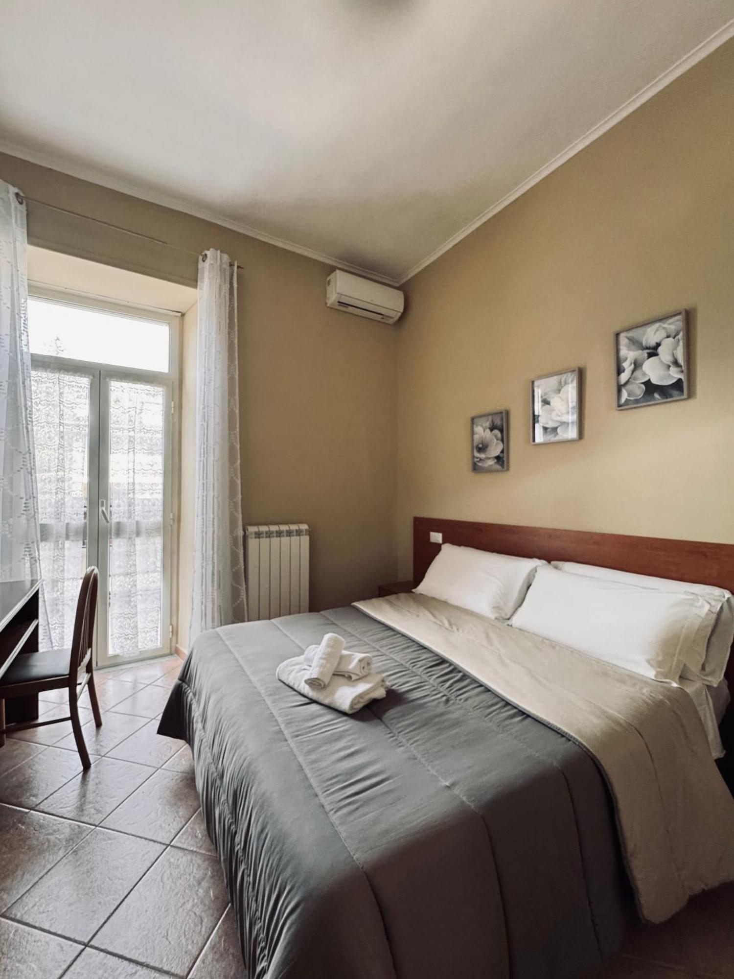 ג'נצאנו די רומא Hotel Villa Robinia מראה חיצוני תמונה