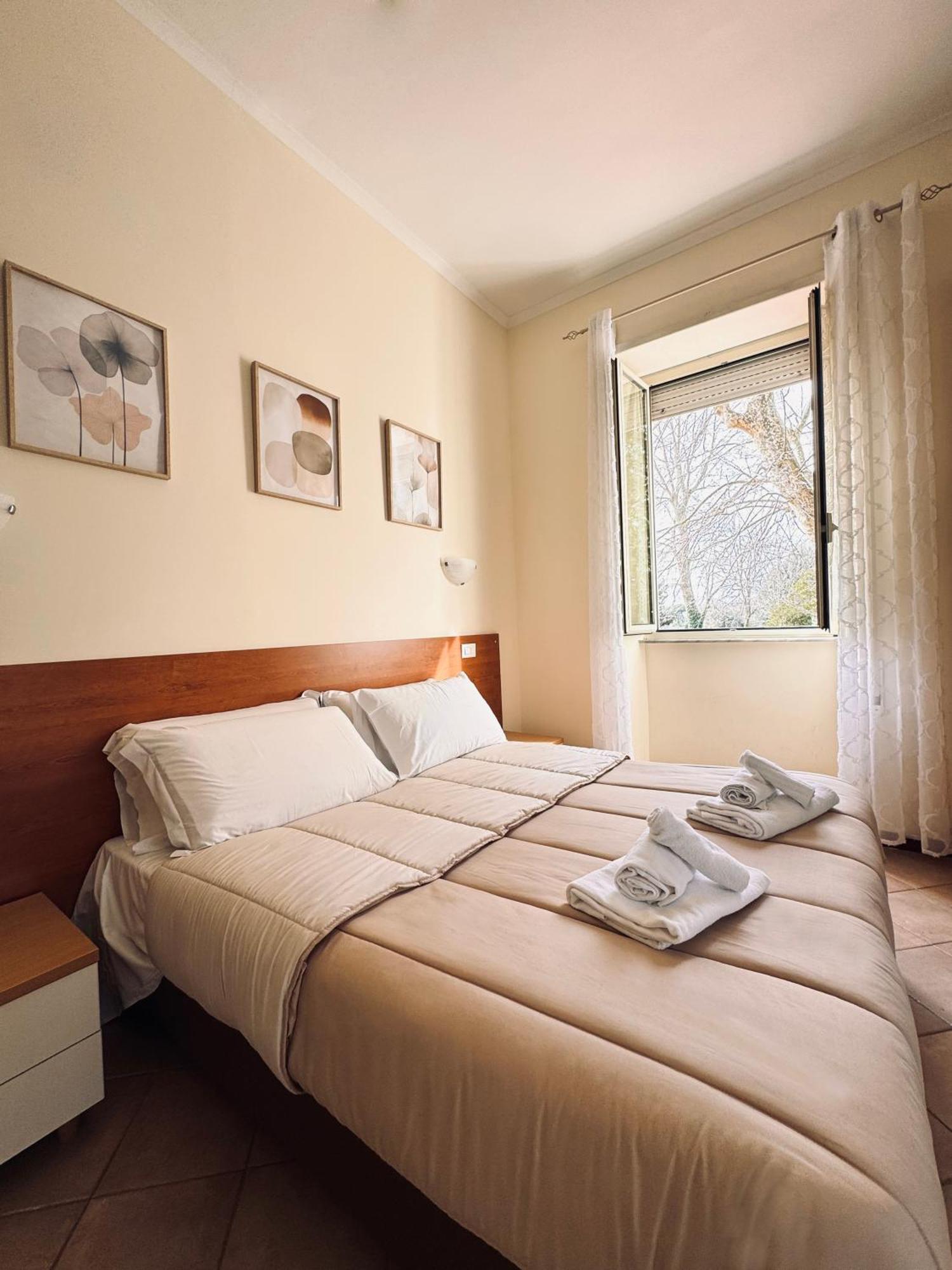 ג'נצאנו די רומא Hotel Villa Robinia מראה חיצוני תמונה